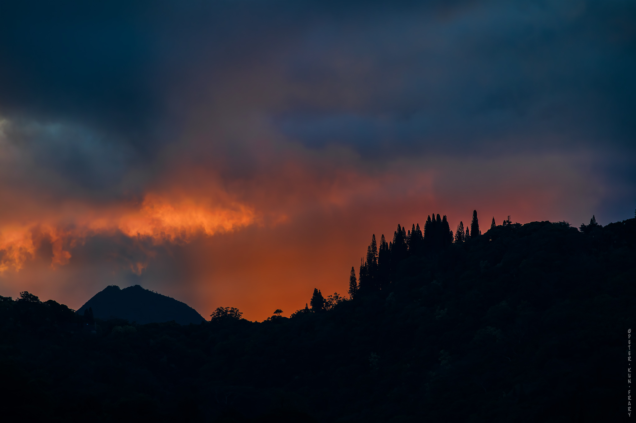 Sunrise over Puʻu ʻōhiʻa | ©Peter Kun Frary