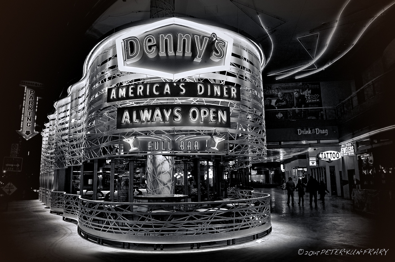 Denny's Fremont Street - Las Vegas - Picture of Denny's, Las Vegas